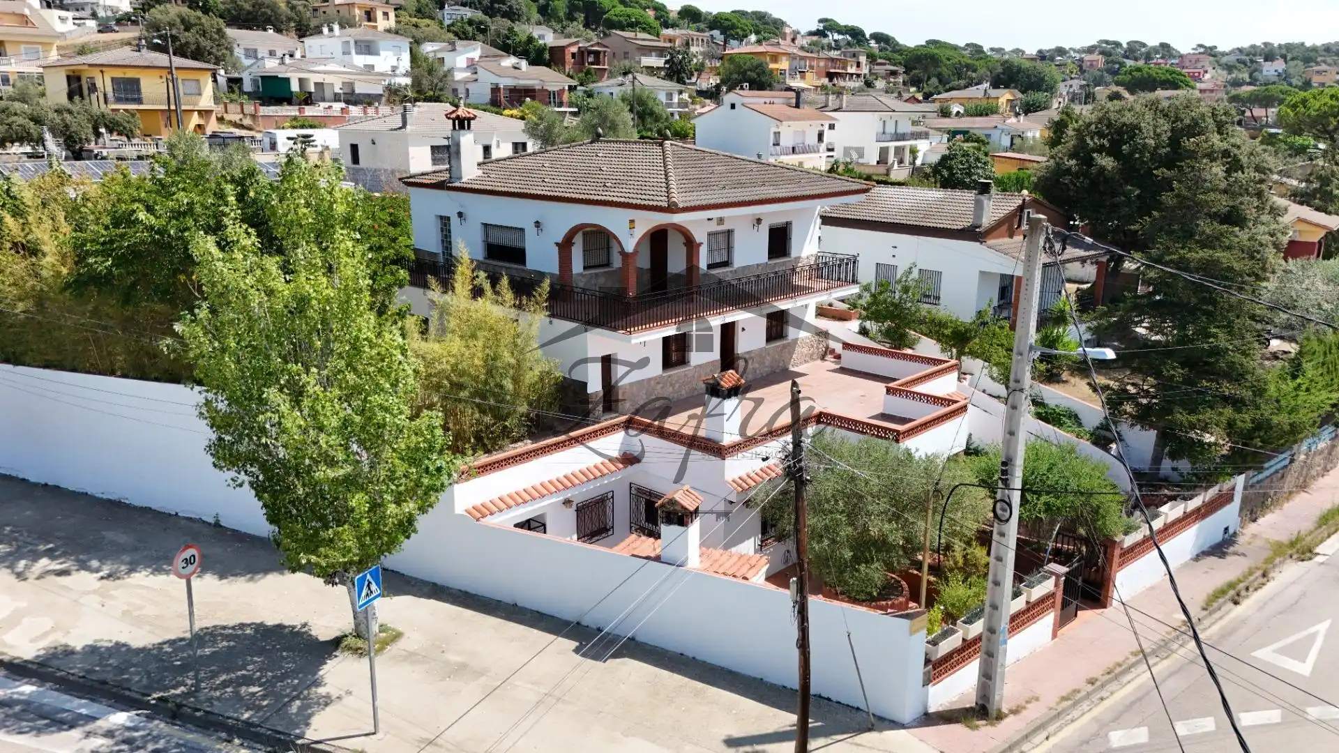 Casa con jardín en venta en Carrer Carrer Avet, imagen 3