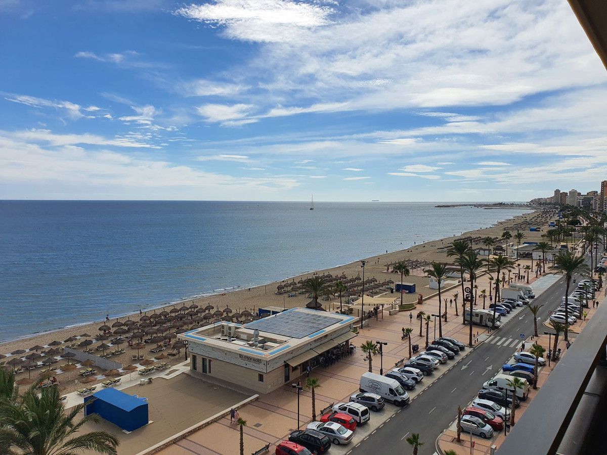 Exterior view of Attic for sale in Fuengirola  with Air Conditioner, Heating and Terrace