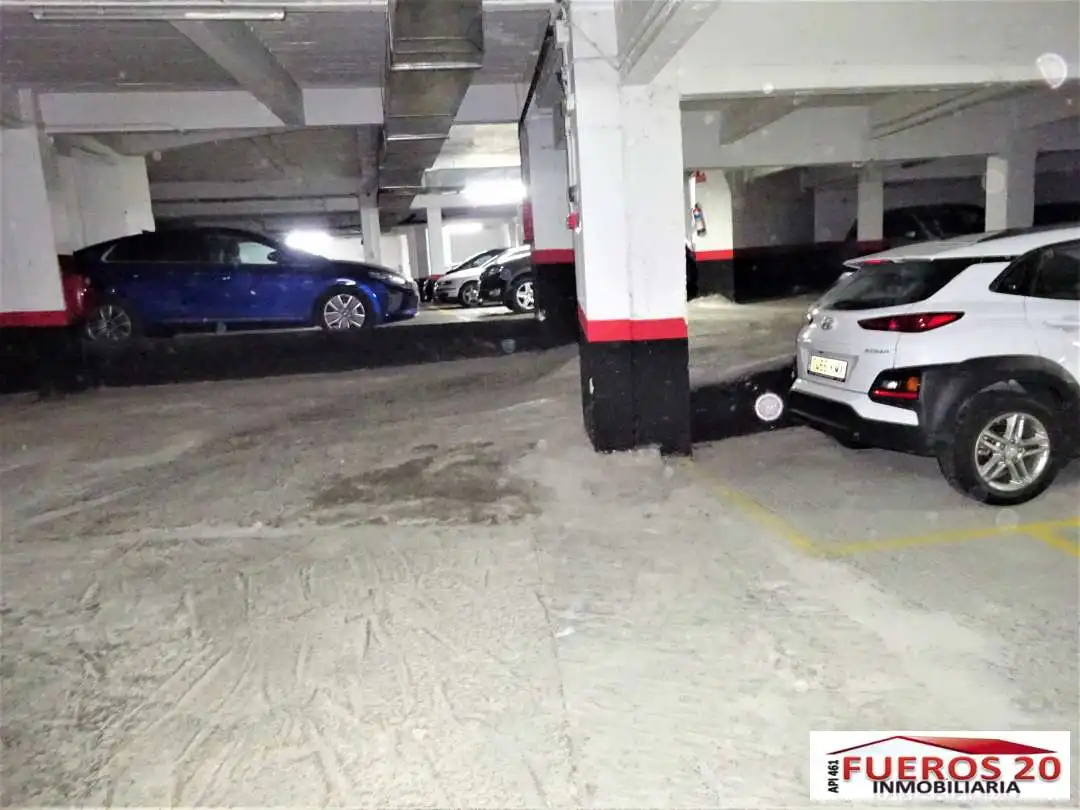 Parkplatz von Garage zum Verkauf in Barakaldo 