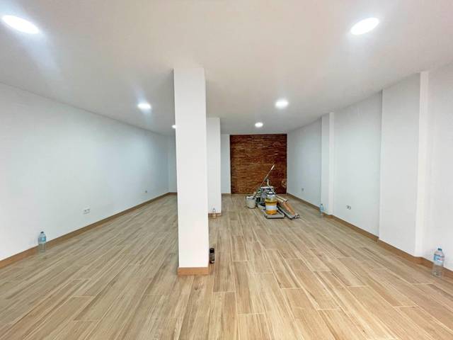 Local comercial en Alquiler en Calle de Francesc Salvans en Sant Pere