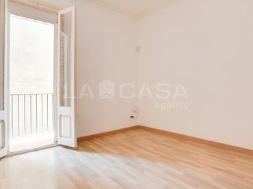 Appartamento con balcone in vendita a Calle SARDENYA