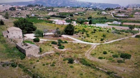 Finca rústica con terreno y vistas abiertas