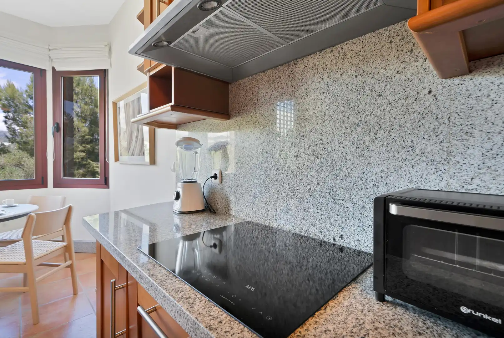Cuina de Apartament en venda en Marbella amb Aire condicionat, Calefacció i Jardí privat