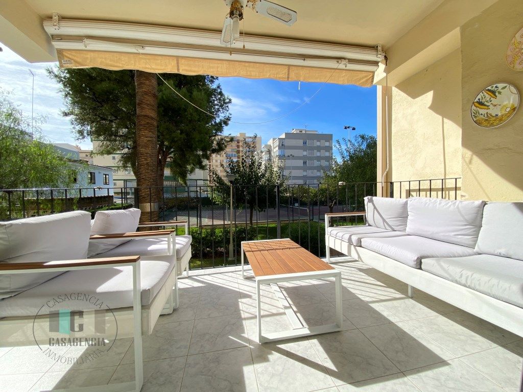 Terraza de Apartamento en venta en Benicasim / Benicàssim con Piscina