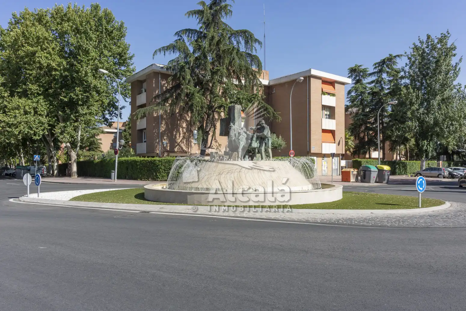 Vista exterior de Pis en venda en Alcalá de Henares amb Aire condicionat, Calefacció i Moblat