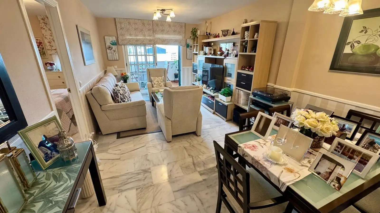 Living room of Flat for sale in Rincón de la Victoria  with Air Conditioner, Terrace and Community pool
