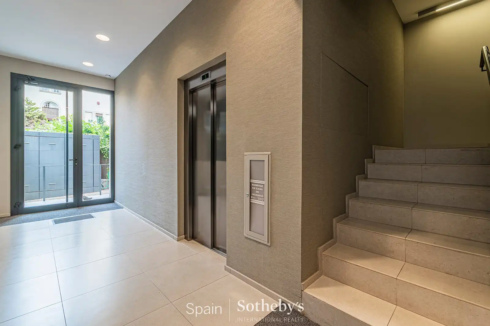 Ático en venta en Sant Just Desvern con Aire acondicionado, Terraza y Trastero