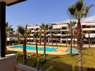 Apartament amb piscina en venda a Orihuela Costa