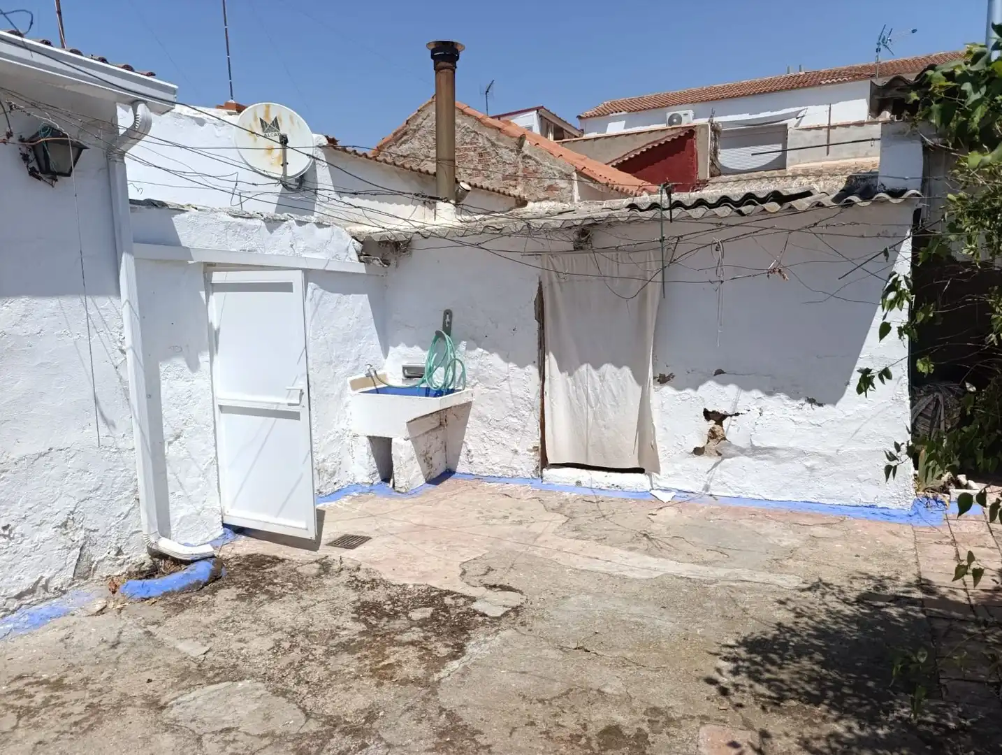 Außenansicht von Haus oder Chalet zum Verkauf in Valdepeñas mit Heizung