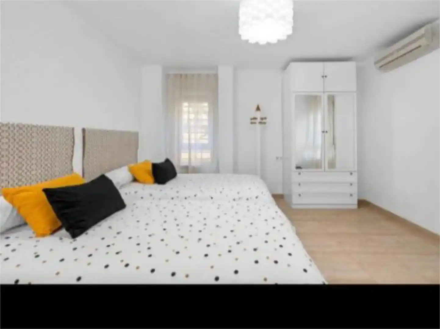 Habitación de Piso en venta en Granada con Aire acondicionado, Jardín privado y Amueblado