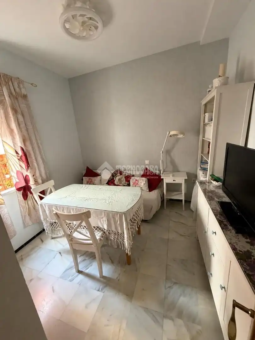 Dormitori de Casa adosada en venda en Jerez de la Frontera amb Aire condicionat
