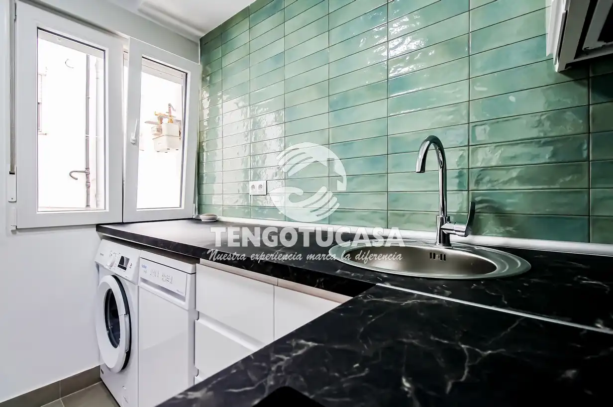 Cuina de Pis en venda en Madrid amb Aire condicionat, Calefacció i Terrassa