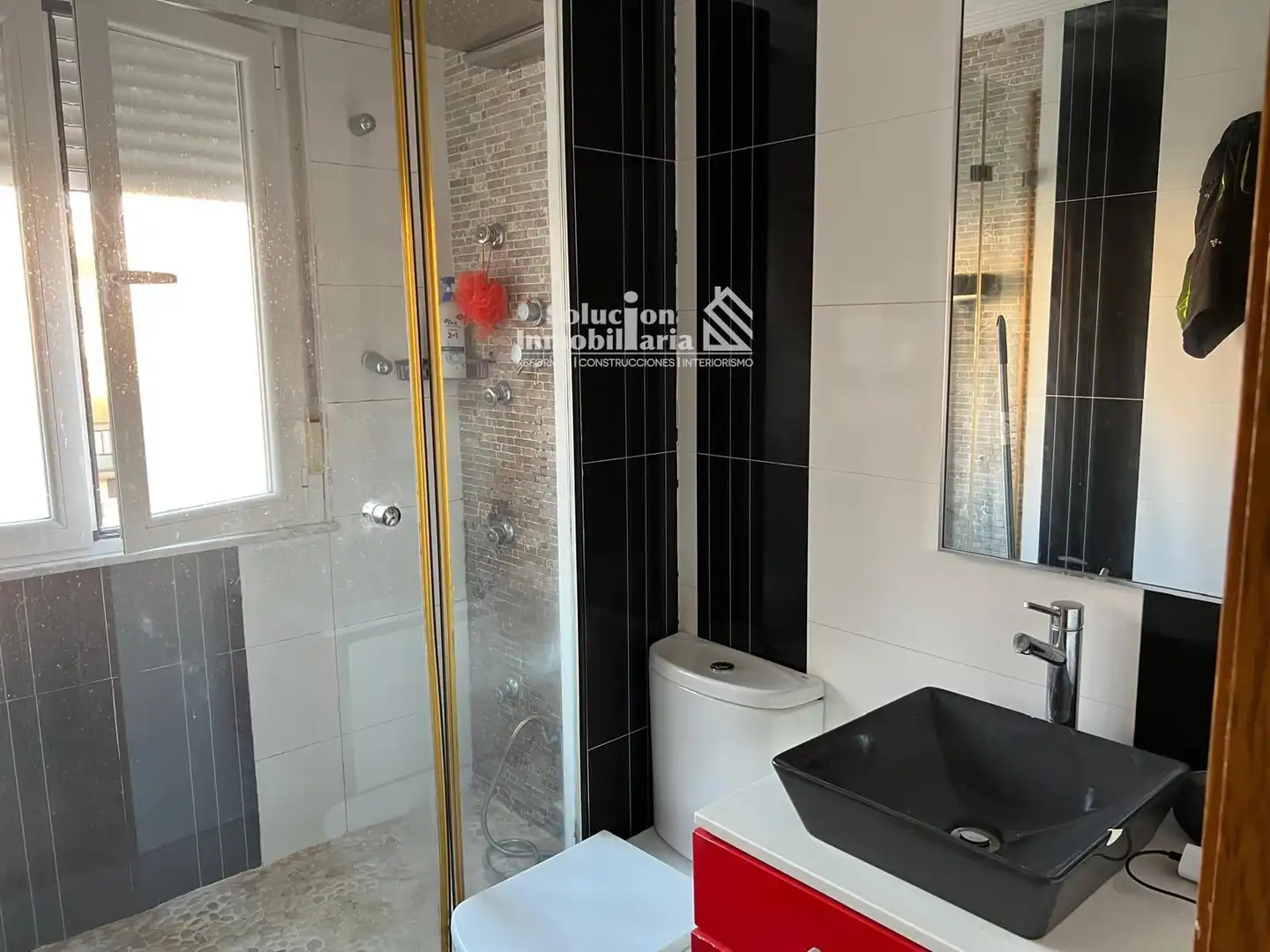 Bany de Apartament en venda en Salamanca amb Calefacció, Terrassa i Moblat