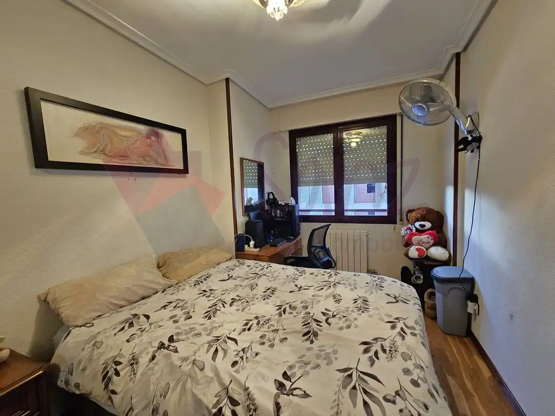 Schlafzimmer von Wohnungen zum Verkauf in  Logroño mit Heizung und Abstellraum