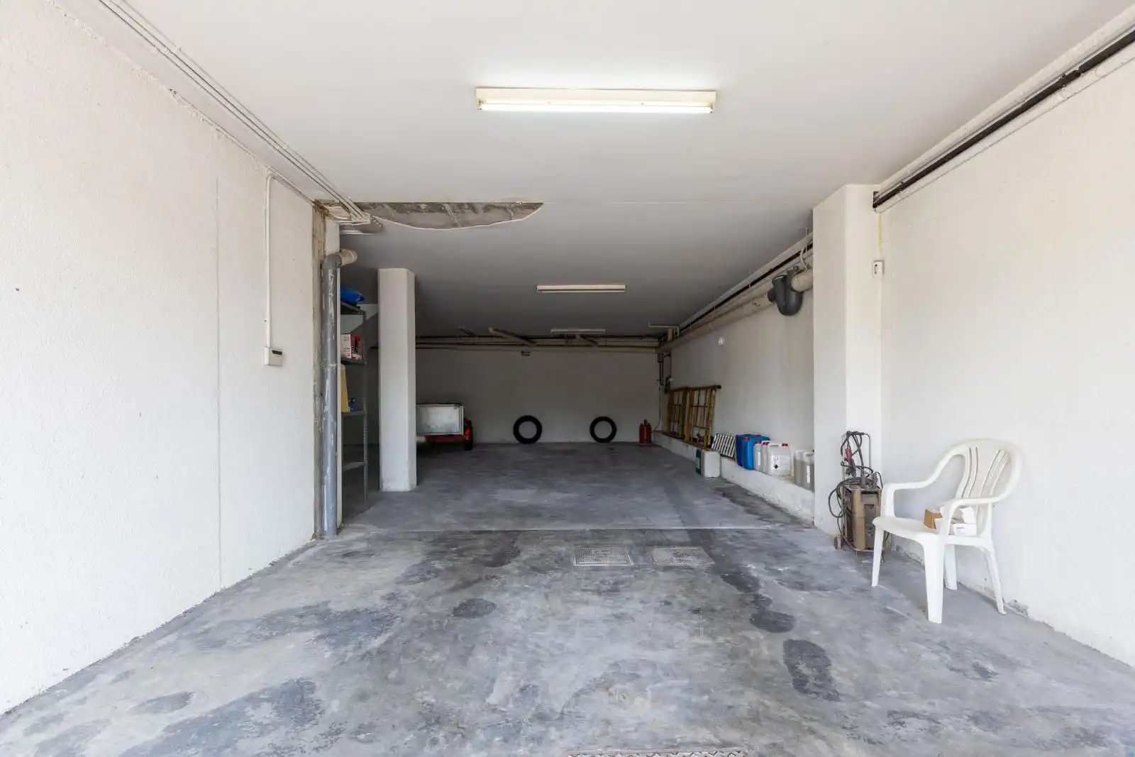 Aparcament de Casa o xalet en venda en Mataró amb Terrassa i Piscina