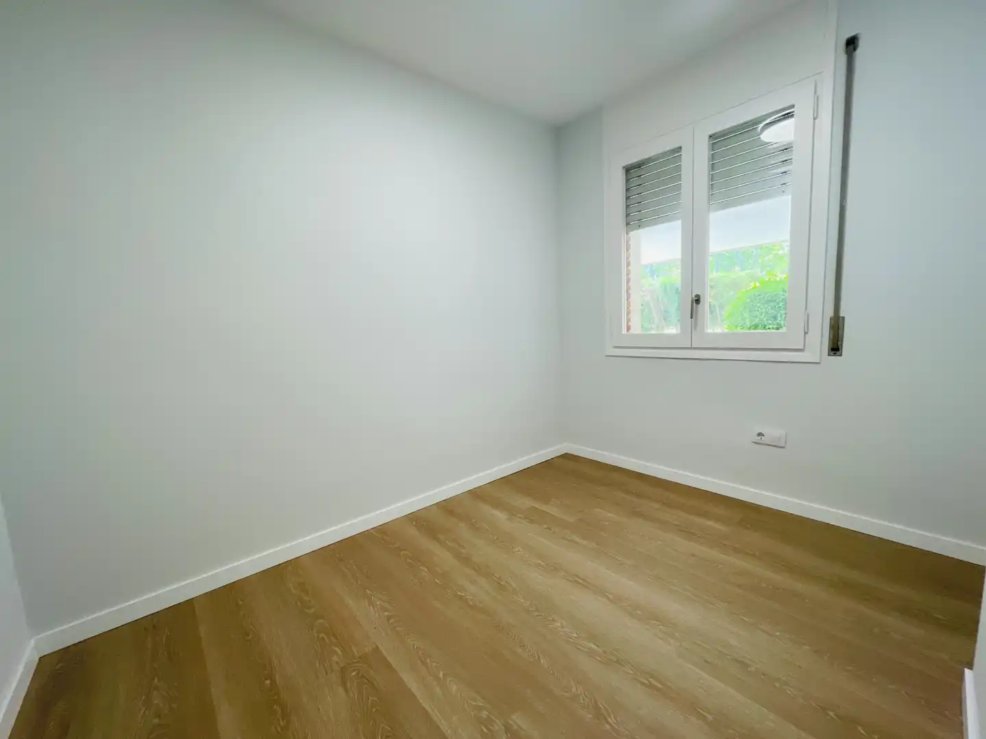 Bedroom of Office for rent in Barcelona  with Air Conditioner