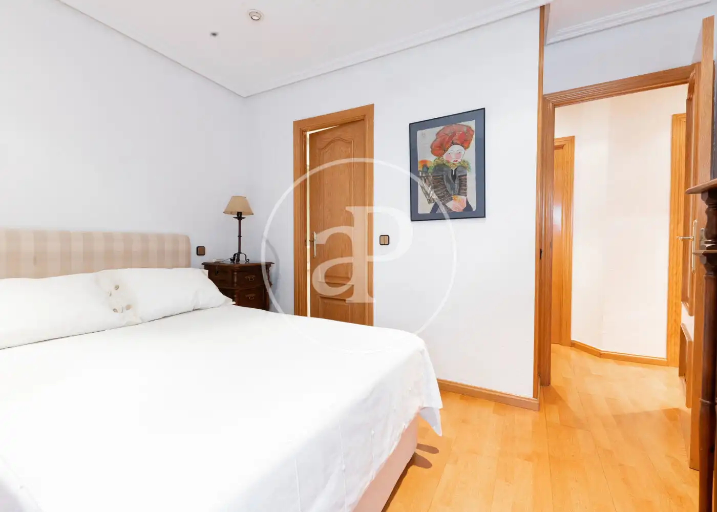 Flat for rent in Calle de María de Guzmán, Ríos Rosas - Nuevos Ministerios