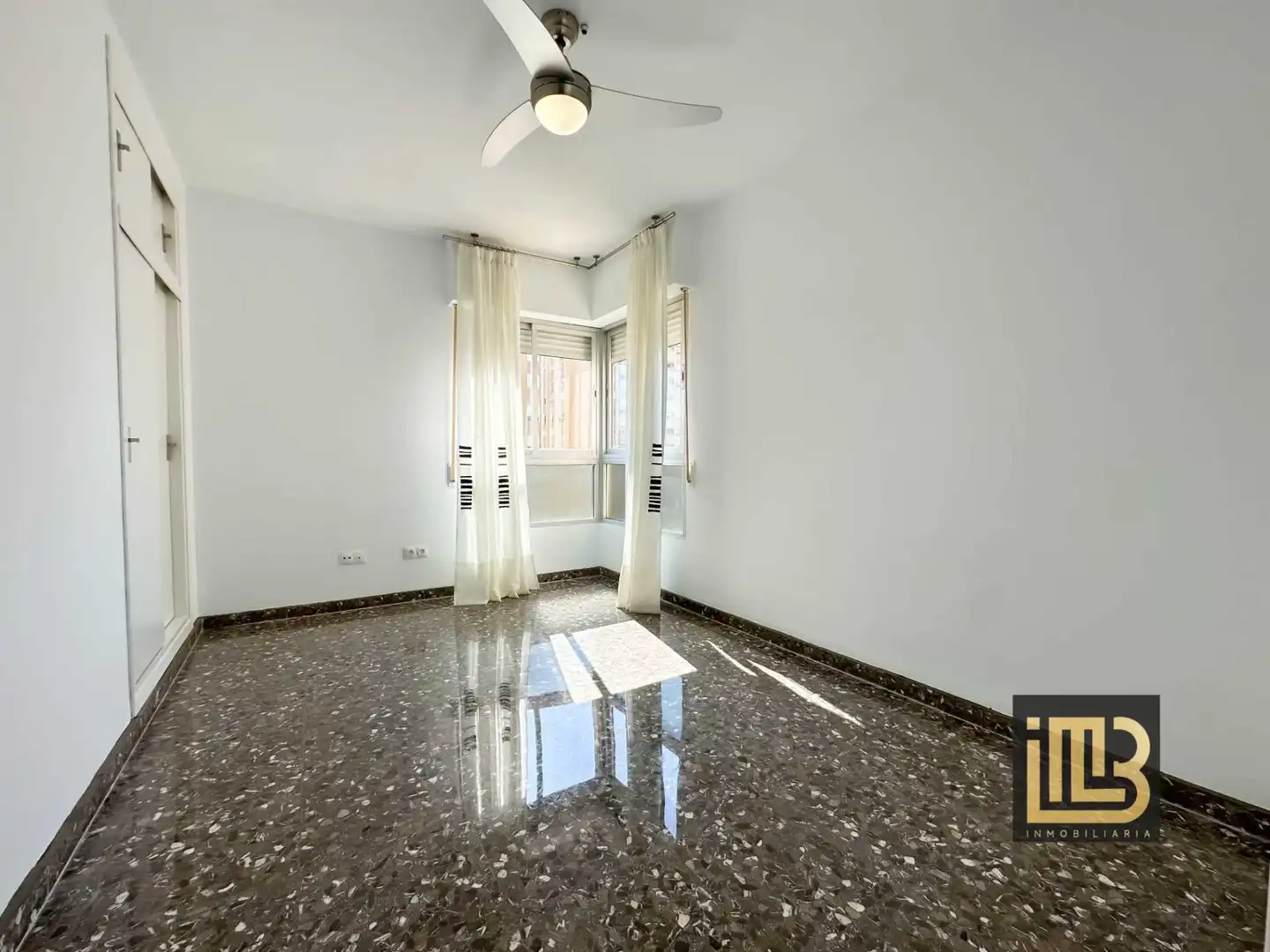 Habitación de Piso de alquiler en Málaga con Aire acondicionado, Trastero y Amueblado