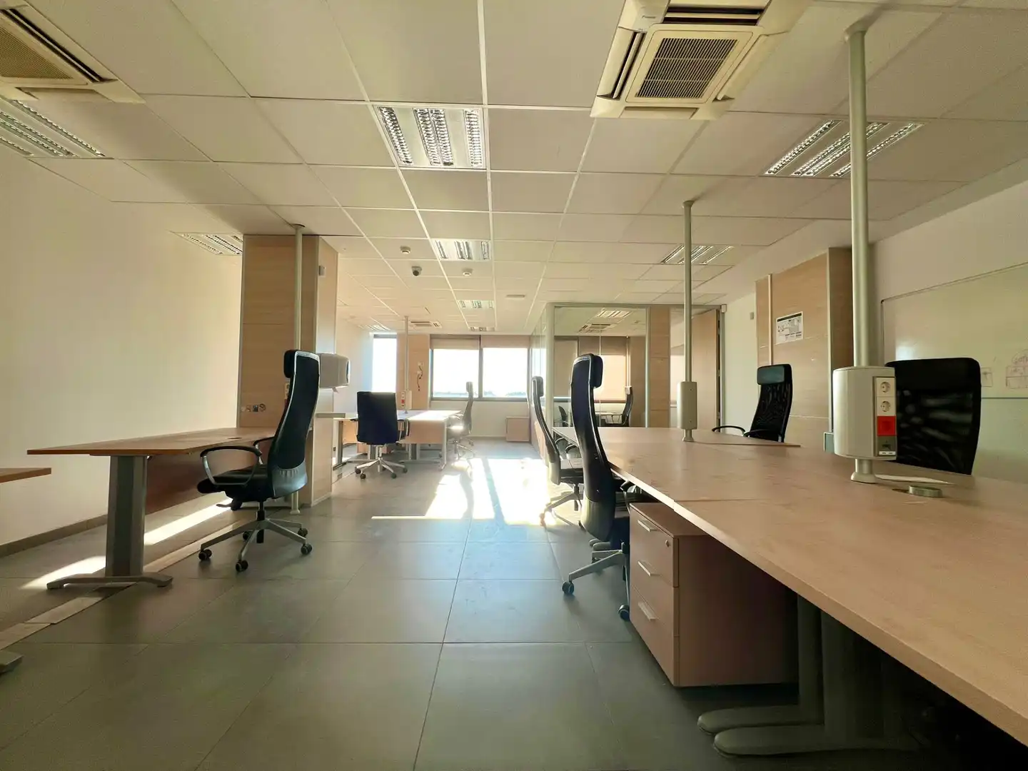 Büro zur Miete in Carrer del Fluvià, 1, Son Cladera