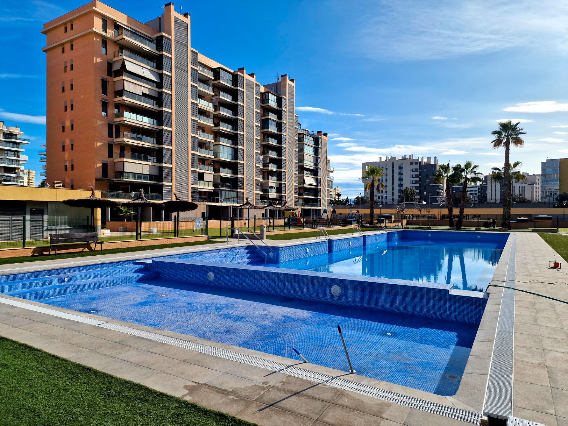 Piscina de Piso en venta en Alicante / Alacant con Aire acondicionado, Calefacción y Terraza