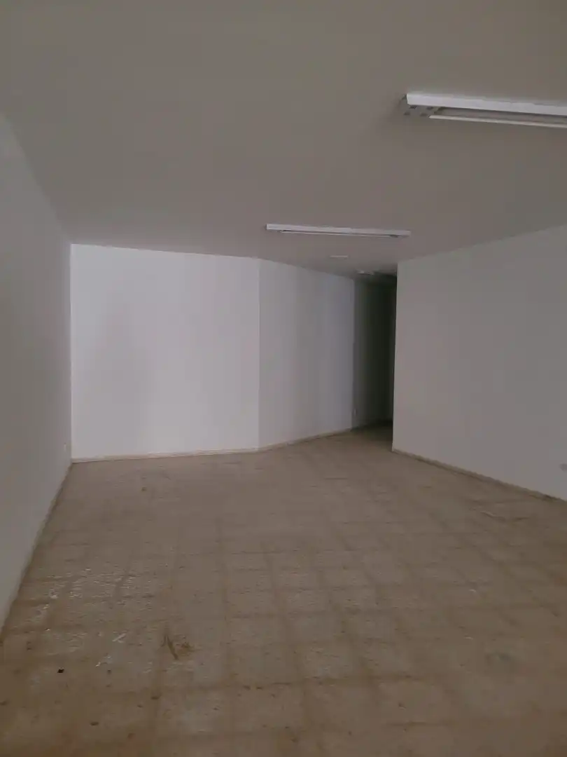 Local comercial de lloguer a Calle Santo Domingo 7, imagen 4