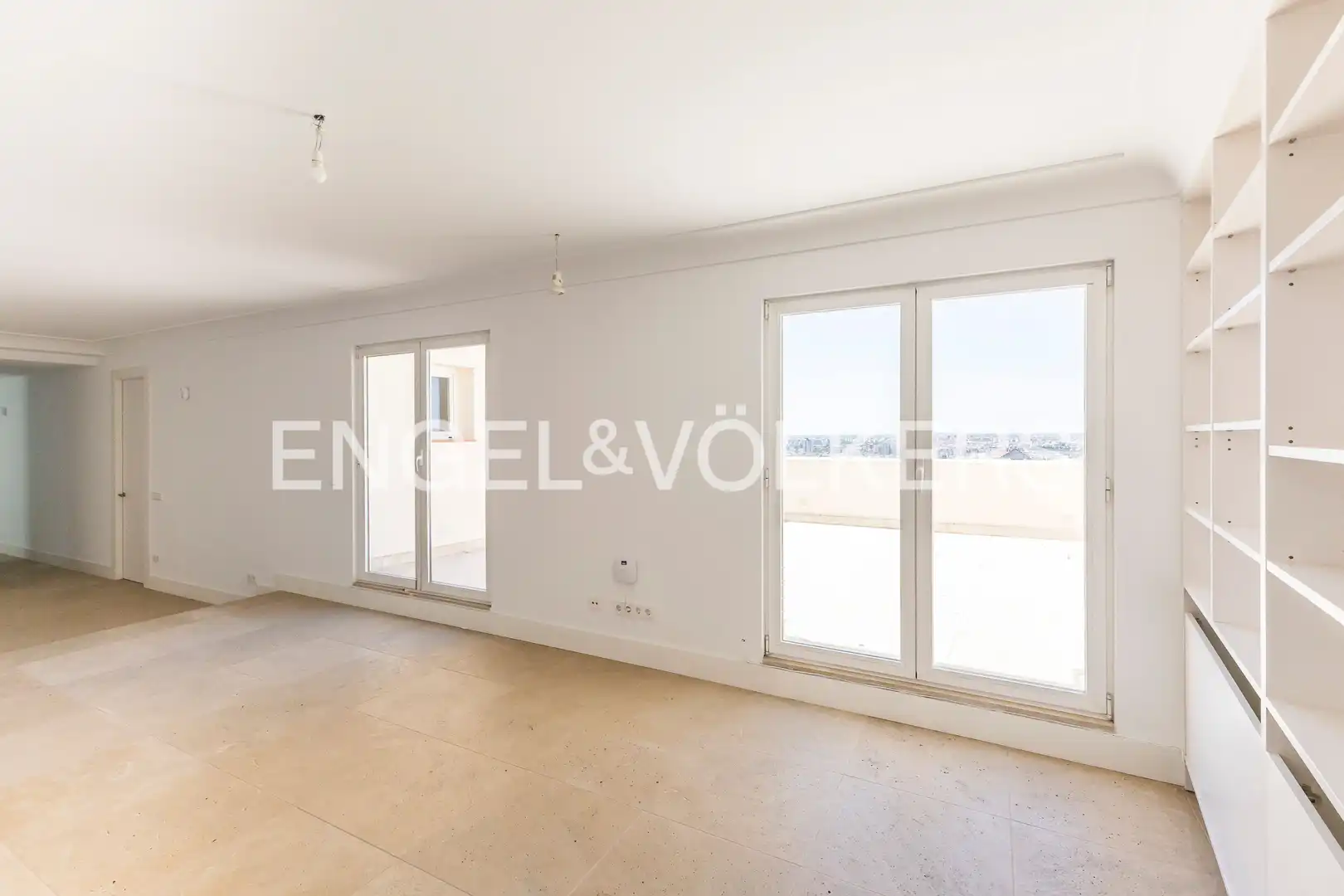 Sala d'estar de Àtic de lloguer en Madrid amb Aire condicionat, Calefacció i Parquet