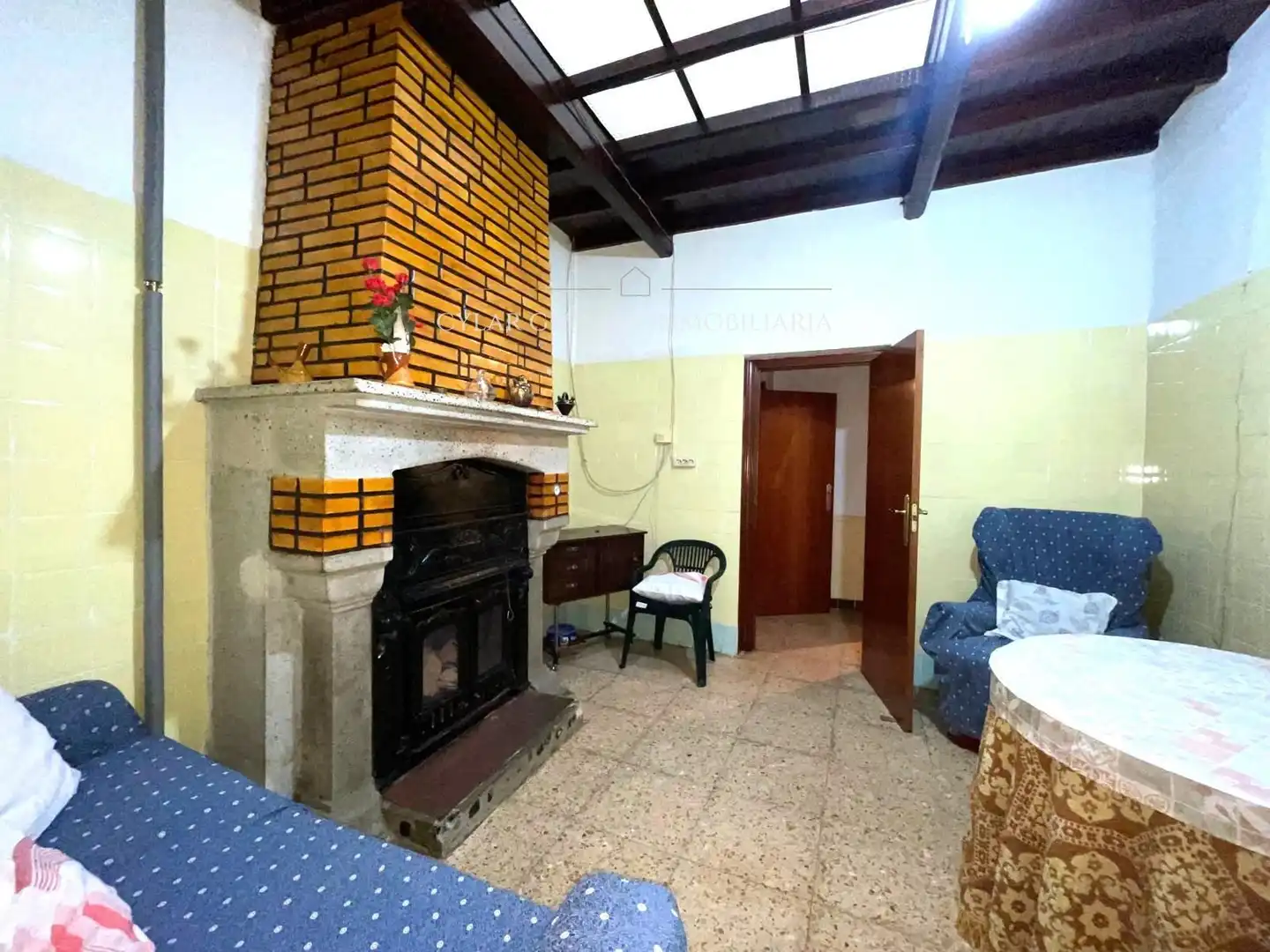 Casa o xalet en venda en San Pedro de Rozados amb Calefacció, Traster i Moblat