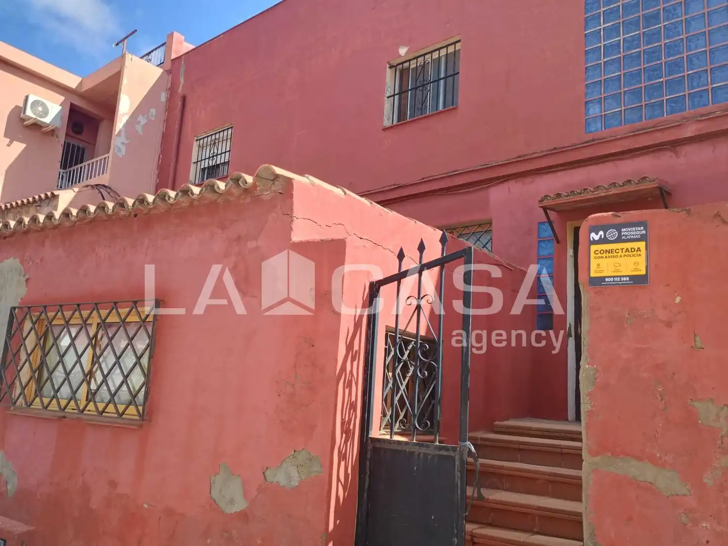 Exterior view of Houses for sale in Algeciras  with Storage room