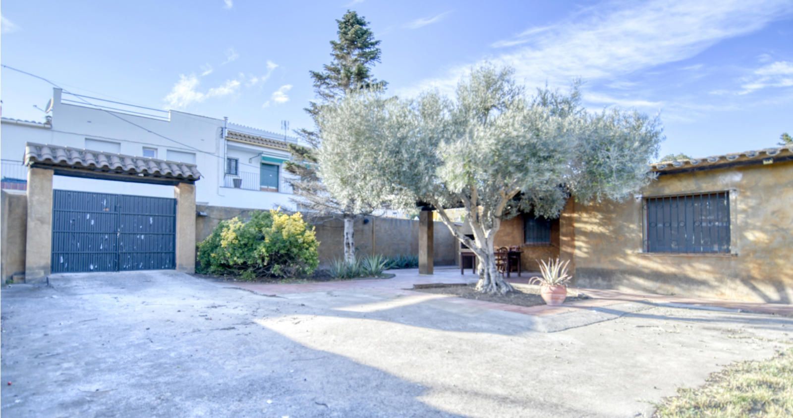 Exterior view of House or chalet for sale in Mont-ras  with Swimming Pool and Alarm