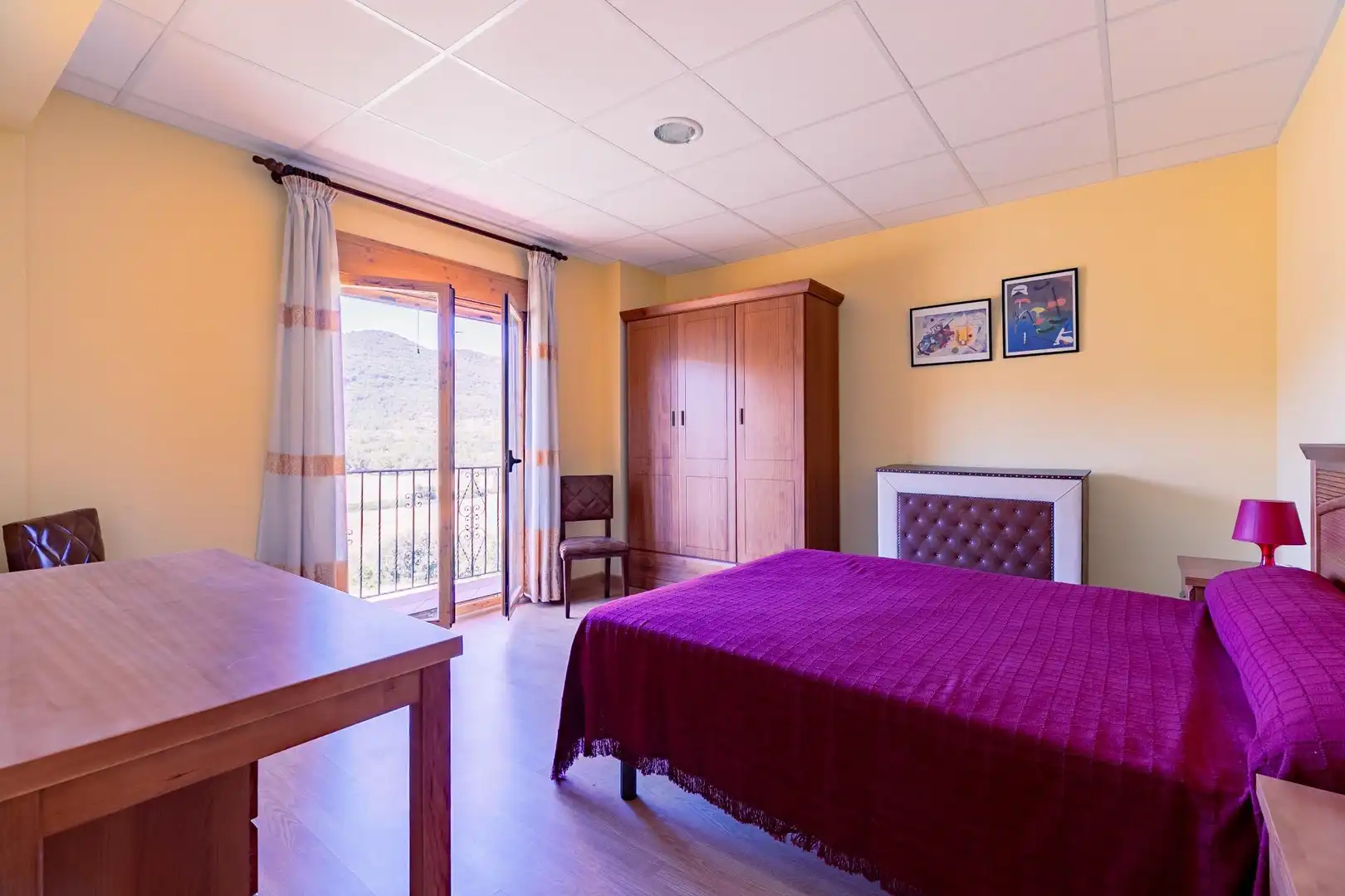 Schlafzimmer von Gebäude zum Verkauf in Puente la Reina de Jaca