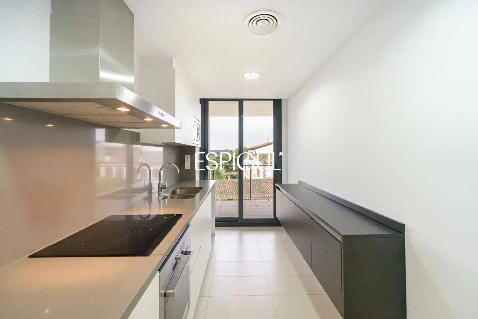 Kitchen of Flat for sale in Sant Cugat del Vallès  with Air Conditioner, Heating and Parquet flooring