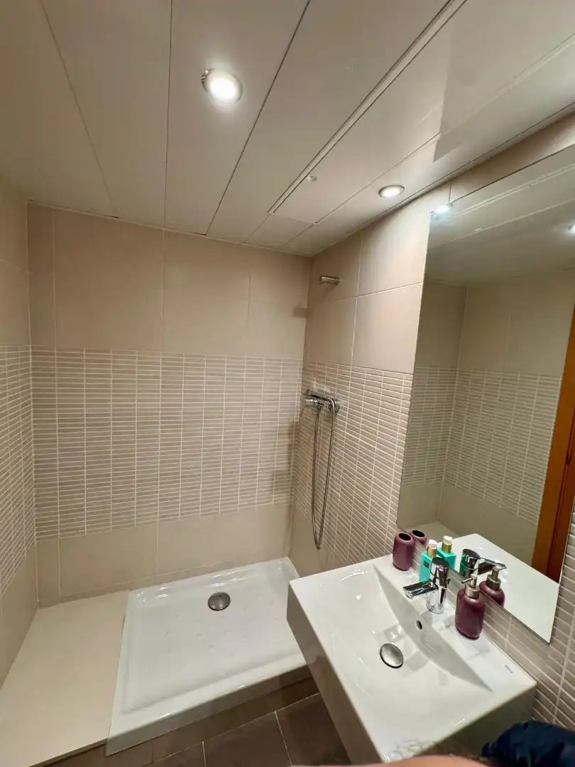Baño de Piso en venta en Badalona con Aire acondicionado, Calefacción y Terraza