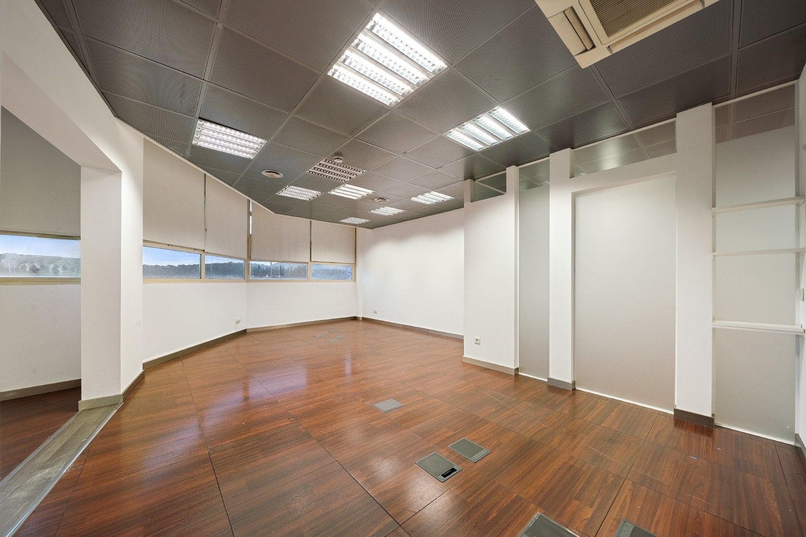 Premises to rent in Son Armadans, Ponent