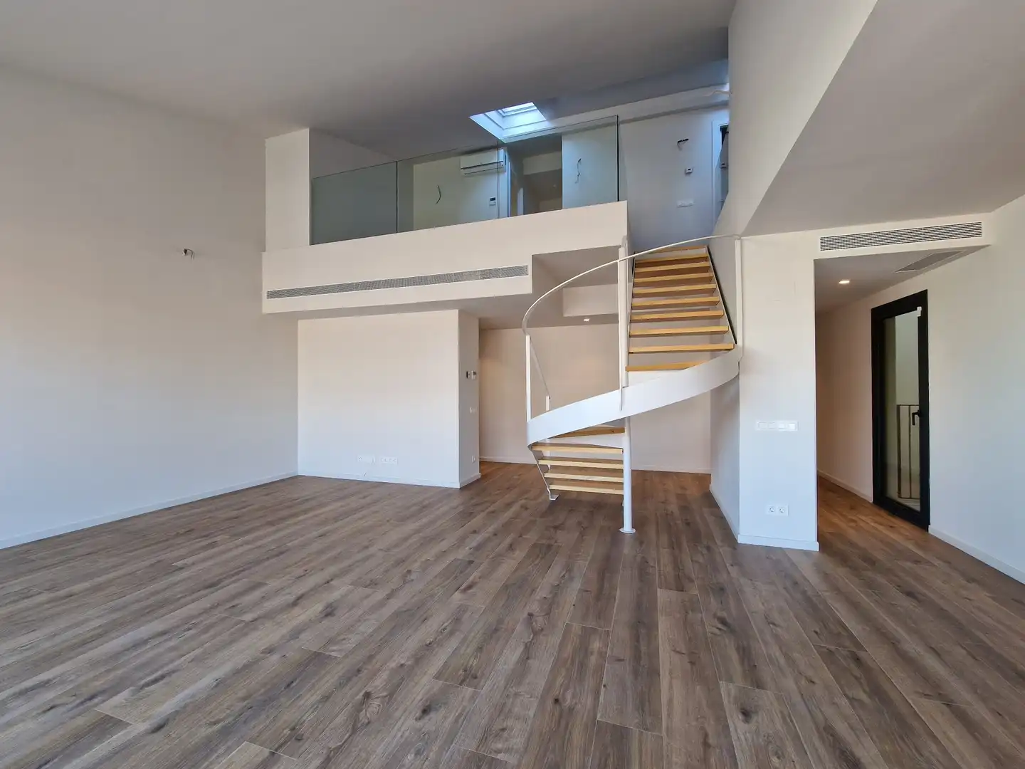 Ático en venta en Girona con Aire acondicionado, Calefacción y Terraza
