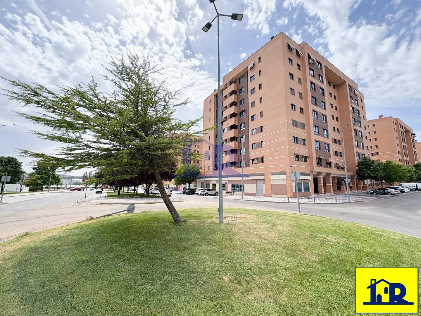 Vista exterior de Piso en venta en Cuenca con Calefacción, Trastero y Piscina