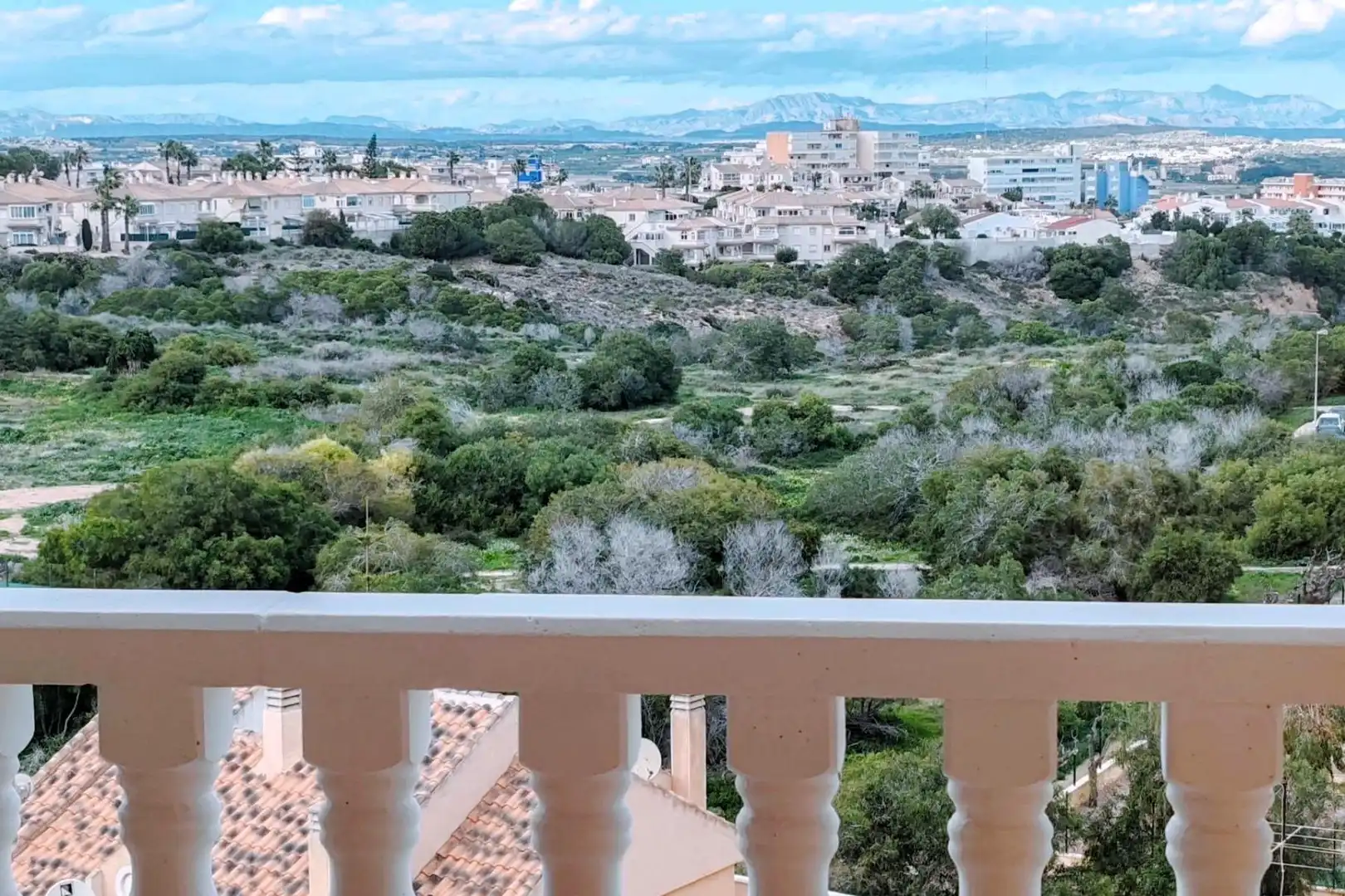 Vista exterior de Àtic en venda en Torrevieja amb Aire condicionat, Calefacció i Terrassa