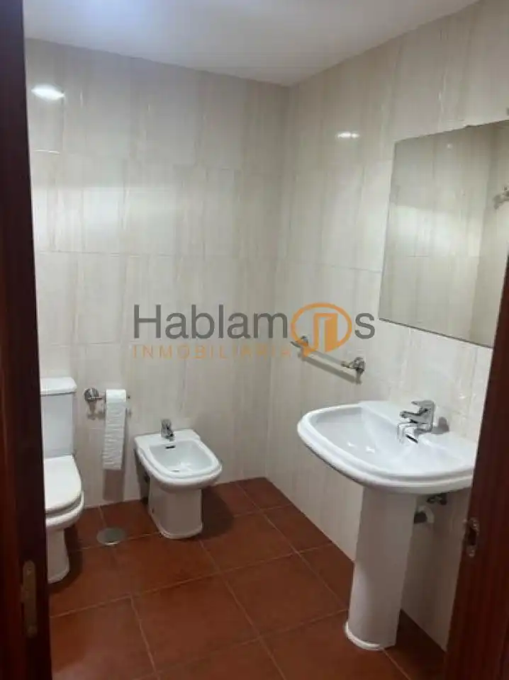 Apartamento con ascensor en venta en San Salvador - Caeira, imagen 3