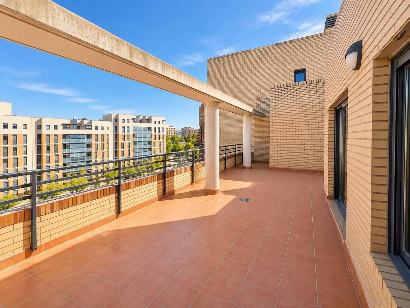 Terrassa de Àtic de lloguer en Zaragoza amb Calefacció, Jardí privat i Traster