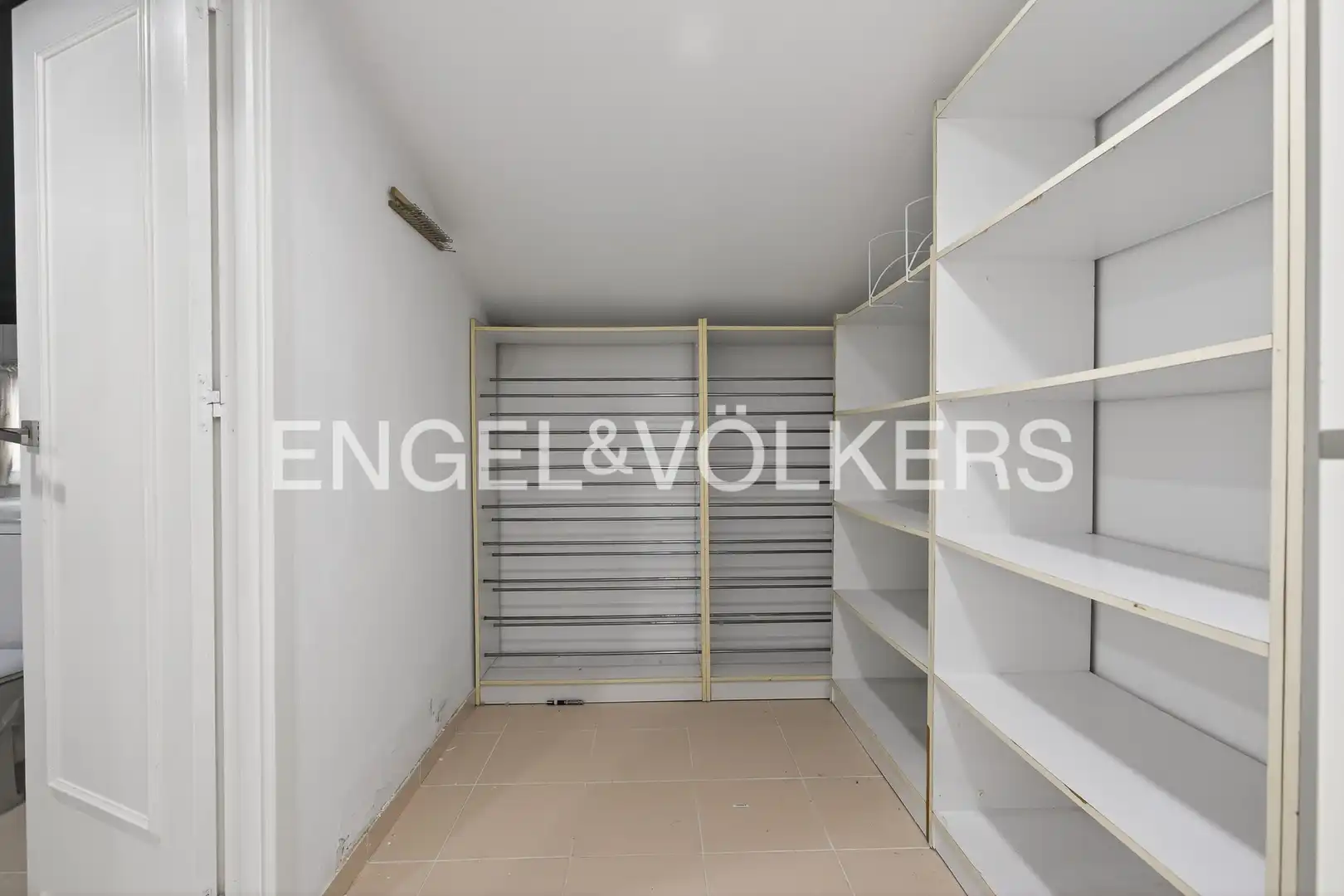Houses for sale in Tomares  with Air Conditioner, Heating and Private garden