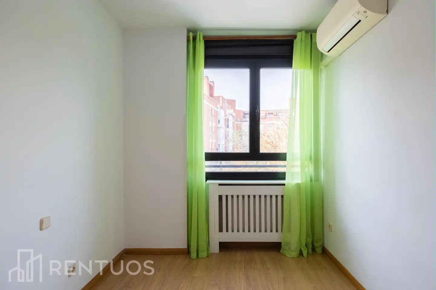 Habitación de Dúplex de alquiler en Madrid con Aire acondicionado, Calefacción y Terraza