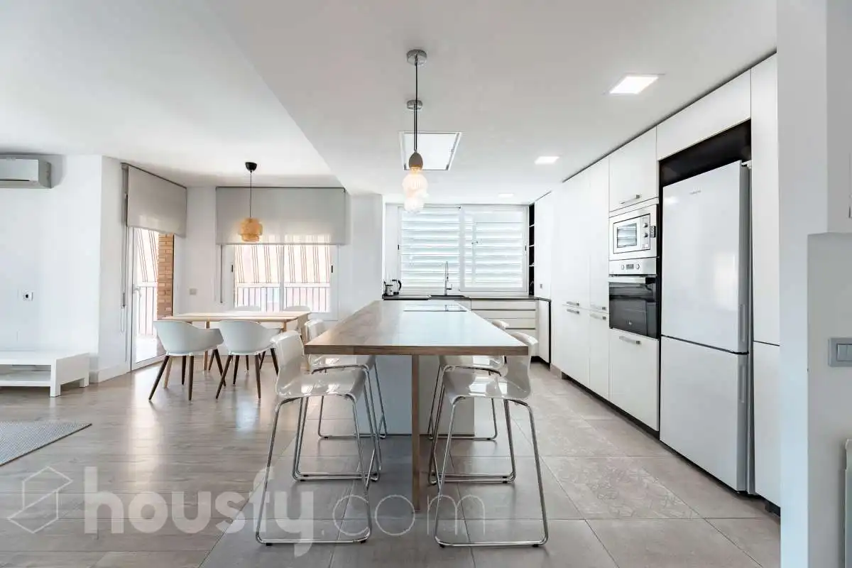 Küche von Wohnung zum Verkauf in Castelldefels mit Klimaanlage, Heizung und Balkon
