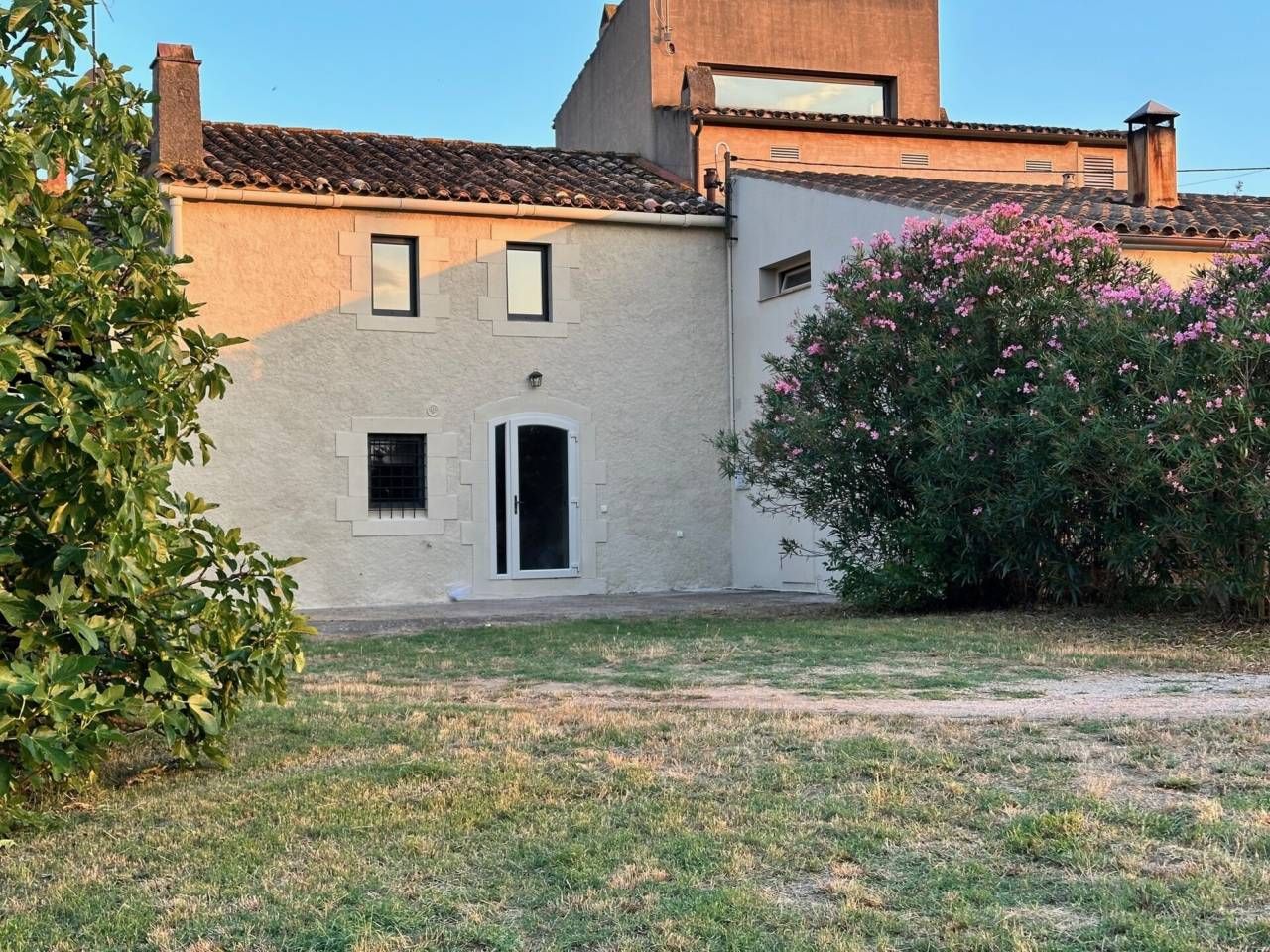 Vista exterior de Casa o xalet de lloguer en Colomers amb Aire condicionat, Jardí privat i Terrassa