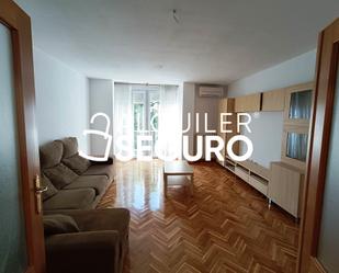 Sala d'estar de Pis de lloguer en Parla amb Calefacció i Terrassa
