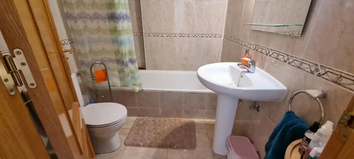 Baño de Apartamento de alquiler en Águilas con Terraza, Balcón y Piscina comunitaria