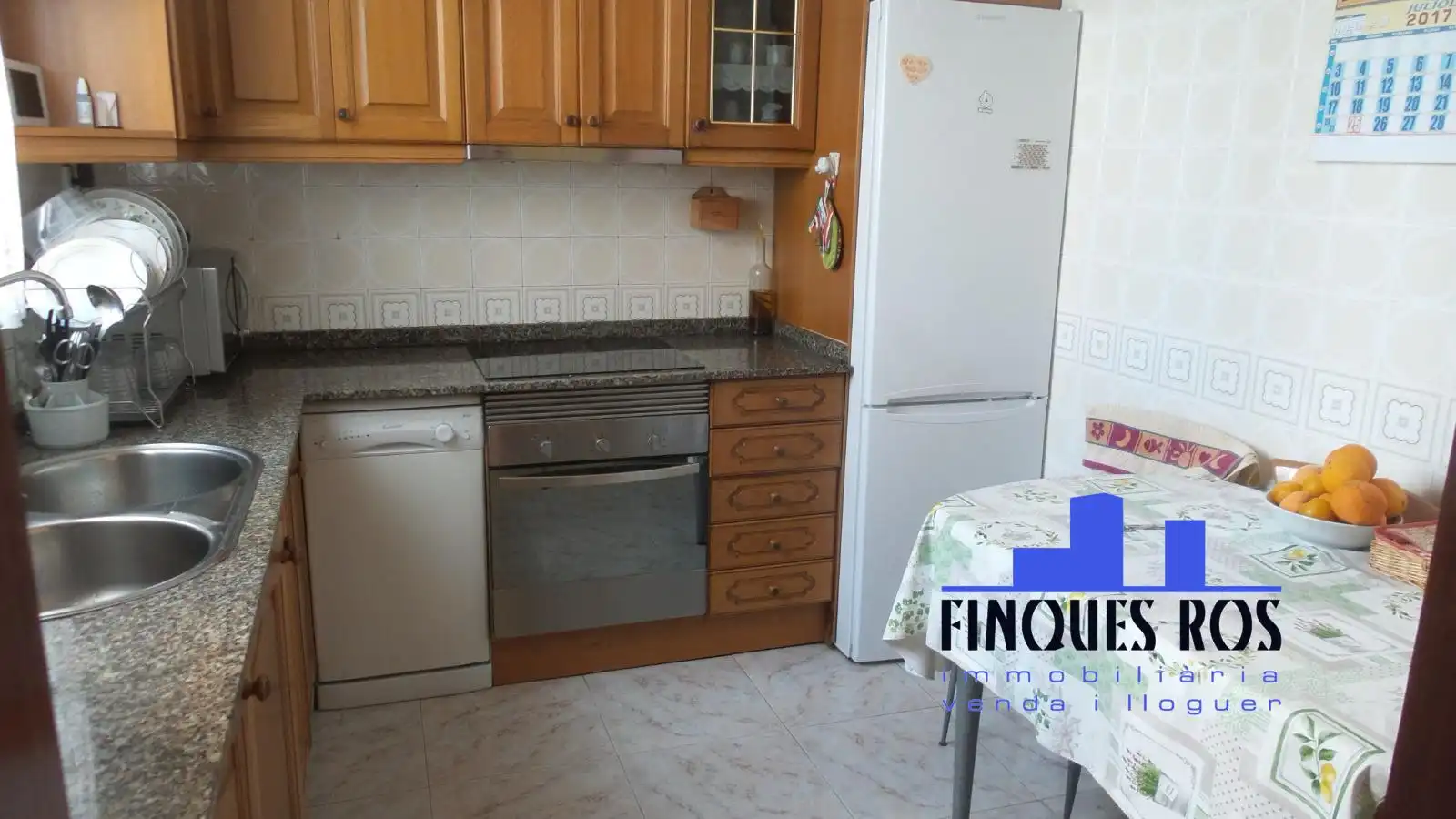 Cuina de Casa adosada en venda en Vinaròs amb Aire condicionat, Calefacció i Jardí privat