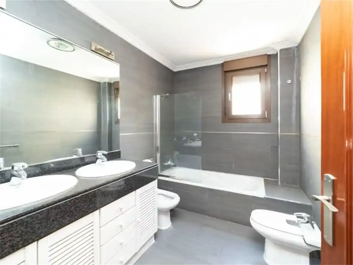 Baño de Casa o chalet en venta en  Madrid Capital con Aire acondicionado, Piscina y Balcón