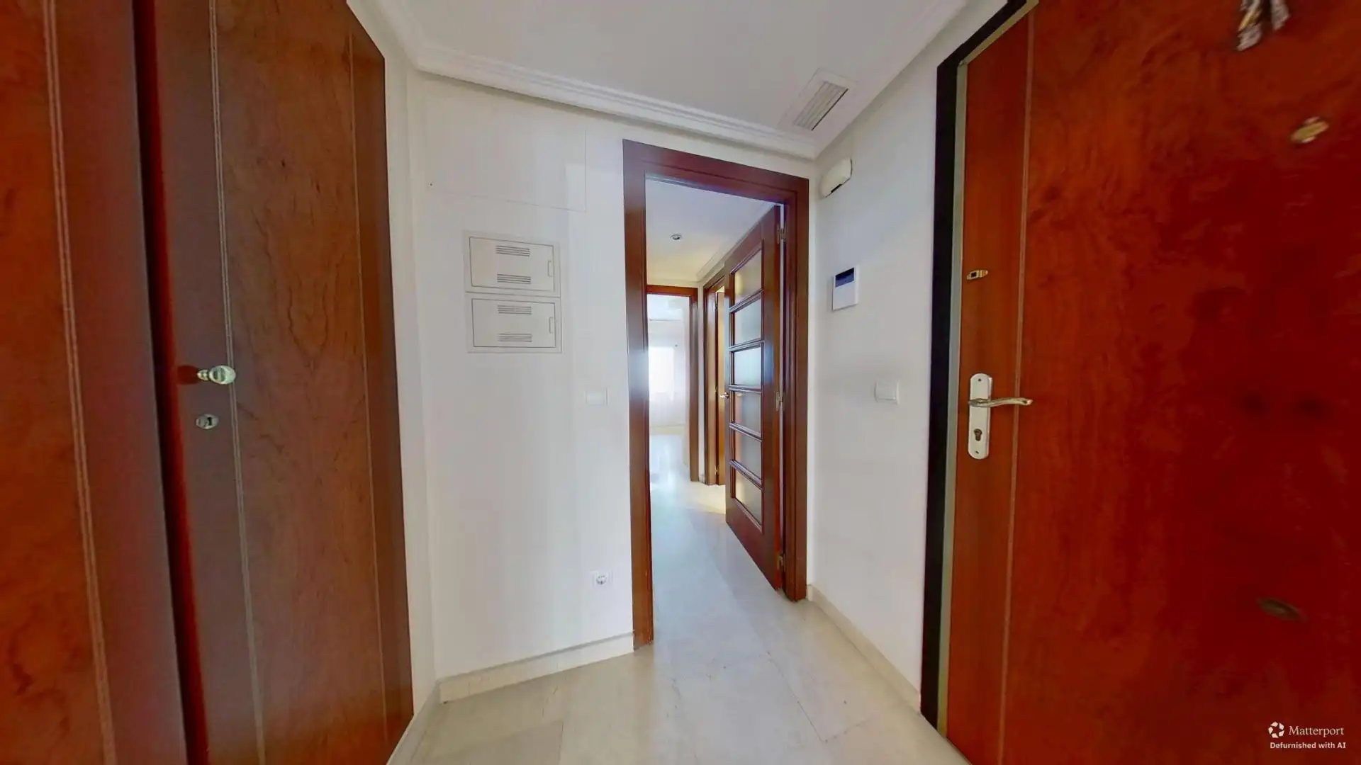 Wohnung zum Verkauf in Valencia mit Klimaanlage, Privatgarten und Terrasse