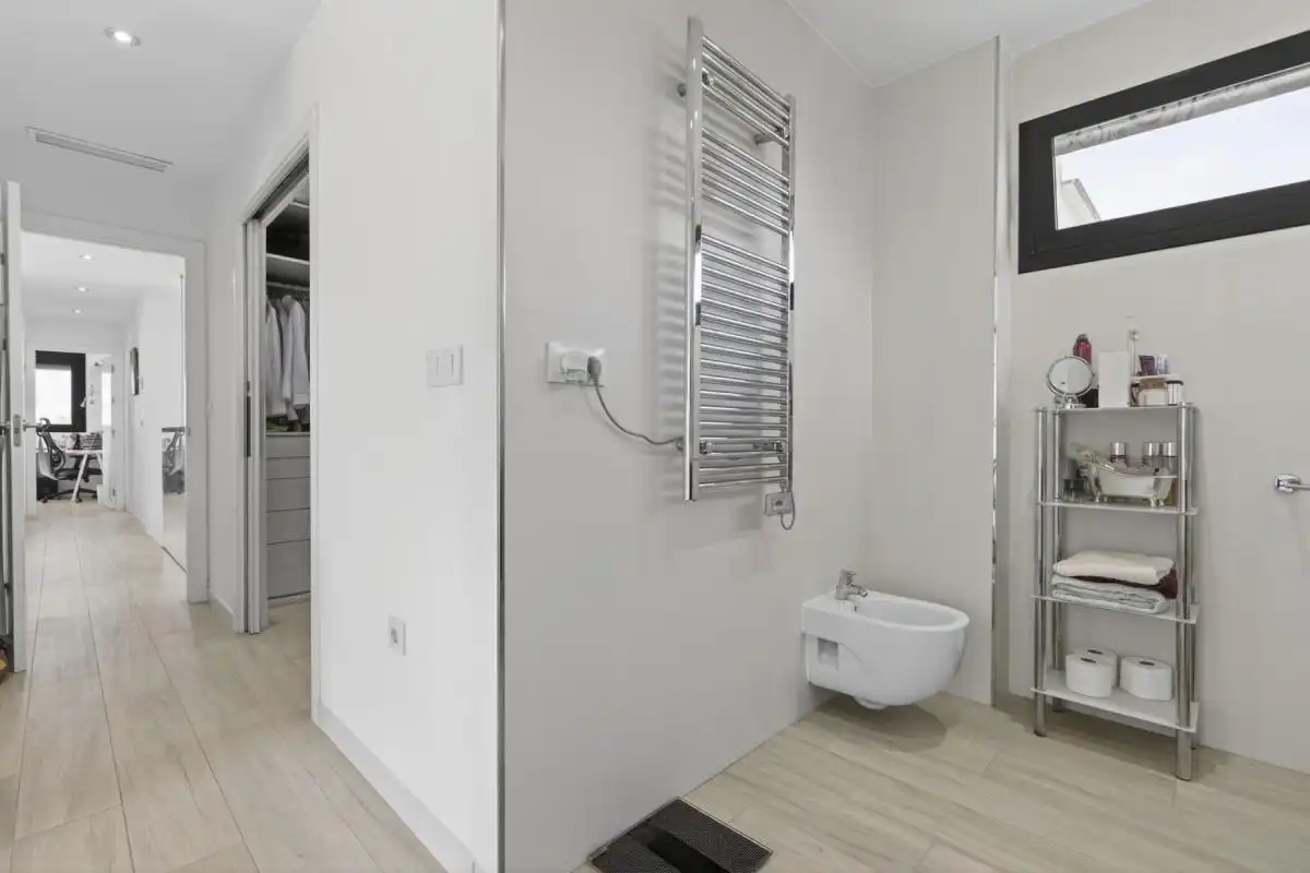 Baño de Casa o chalet en venta en Bormujos con Aire acondicionado, Calefacción y Jardín privado