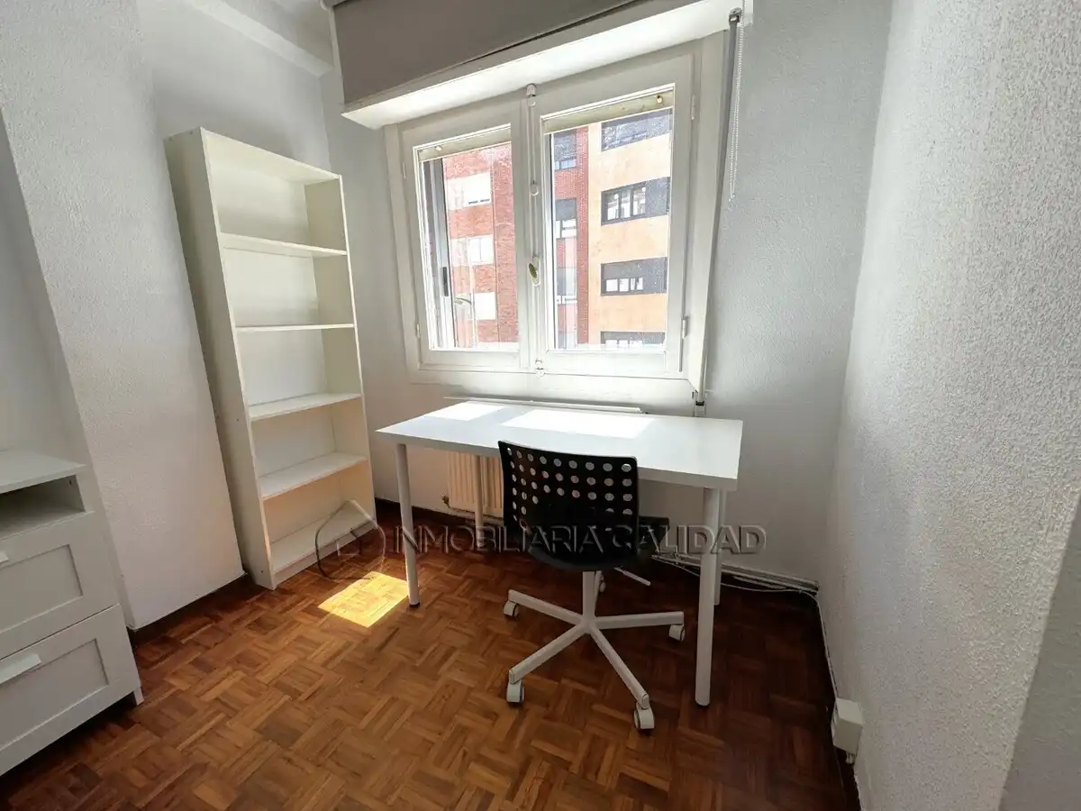 Piso de alquiler en Burgos con Calefacción, Terraza y Amueblado