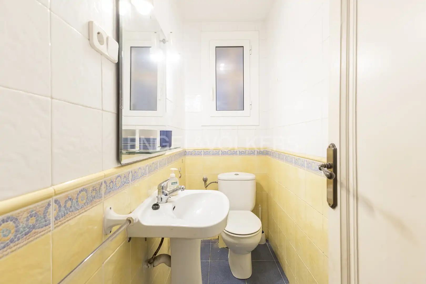 Bathroom of Flat for sale in Barcelona  with Heating, Parquet flooring and Furnished